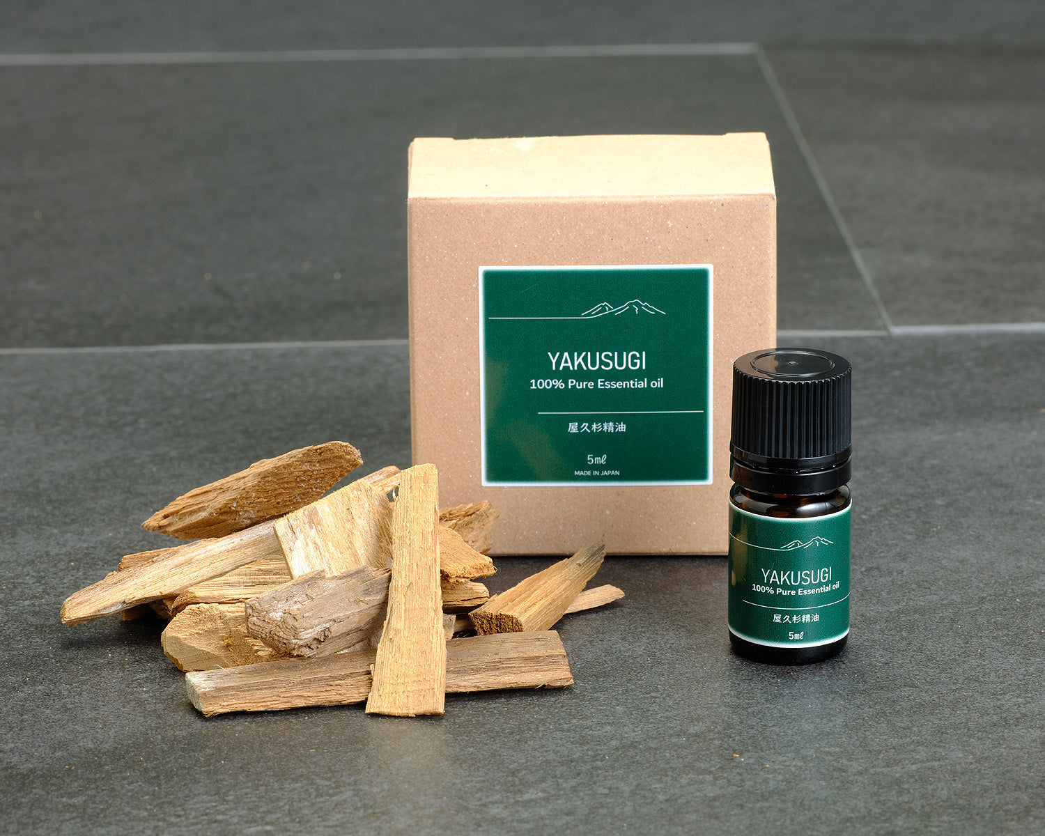JAC-YBK-504-13 屋久杉 エッセンシャルオイル – kurokigoishiten