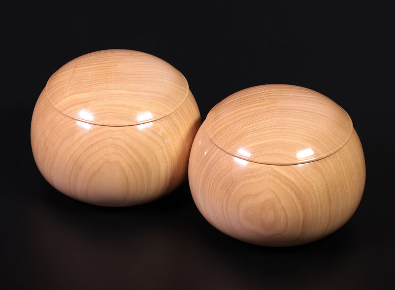 Go 3-Piece Set / Hyuga Kaya made Table Go Board + Clamshell Go Stones Premium Blossom grade size 38 + Go Bowls GS-HK-PB38