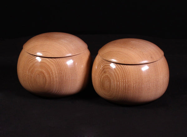 Wood craftsman "Kai-shi (懐志)" made "Tamo [Ash tree] " Go bowls