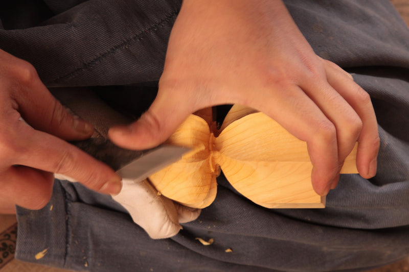 Board craftsman Mr.Torayoshi Yoshida made China grown Kaya Ten-masa 3.0-Sun(92 mm thick) one-piece table Go board No.79067F