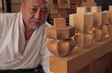 Board craftsman Mr. Torayoshi YOSHIDA made Hyuga Kaya Kiura 5.6-Sun (about 170 mm thick) Shogi Board with legs No.84008F