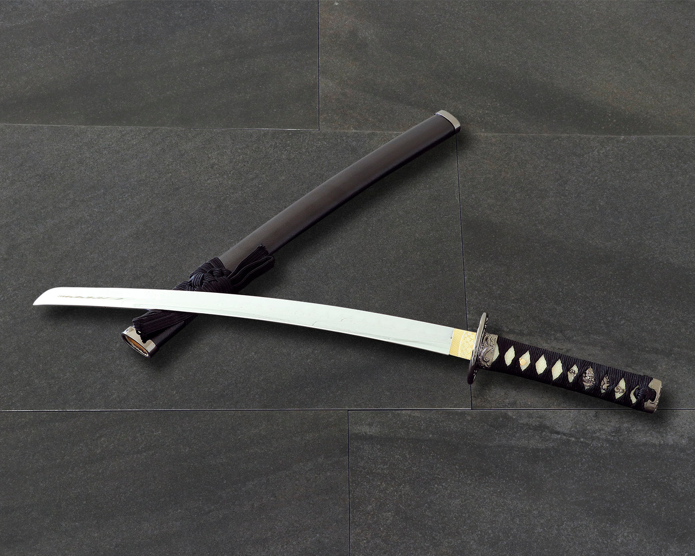 JAC-MTS-504-04 甲冑工房 「丸武」 大刀小刀（石目柄）＊刀掛け台付き