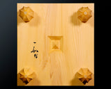 Board craftsman Mr. YOSHIDA made Hyuga Kaya Go board with legs Kiura 3.9-Sun (thick about 126 mm) No.74022F