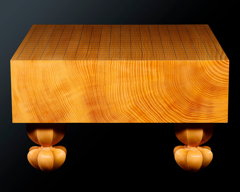 Board craftsman Mr. YOSHIDA made Hyuga Kaya Go board with legs "Ten-masa" 4.1-Sun (thick about 125 mm) No.74029F *Off-spec