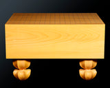 601-YDB-01 Board craftsman Mr. Torayoshi YOSHIDA made Hyuga Kaya Go Board with Legs Tenchi-masa 5.3-Sun (about 161 mm thick) No.74030F