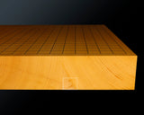 Board craftsman Mr.Miura of Yachimata Gobanten made Japan grown Hon-Kaya Table Go board Ten-masa (Masame) 2.0-sun / 61 mm thick 4-piece composition board Haguruma-mori finish lines No.75004