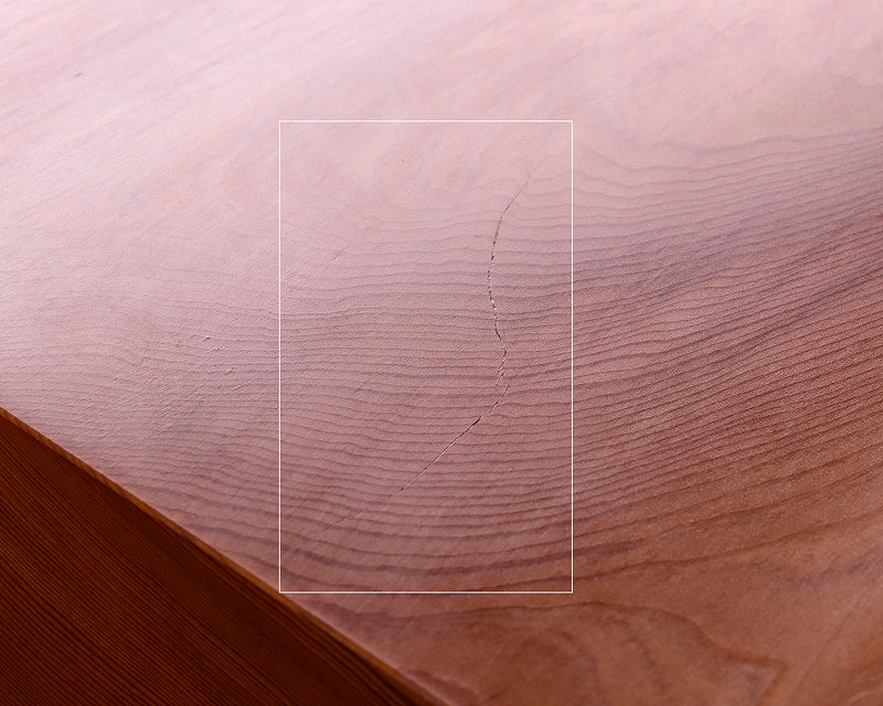 Contemporary Master Go board Craftsman Mr.Kumasu made Yakusugi(Yakushima Cedar) table Go board with figured grain 2.1-Sun(thickness: approx. 64 mm) No.77011F *Off-spec