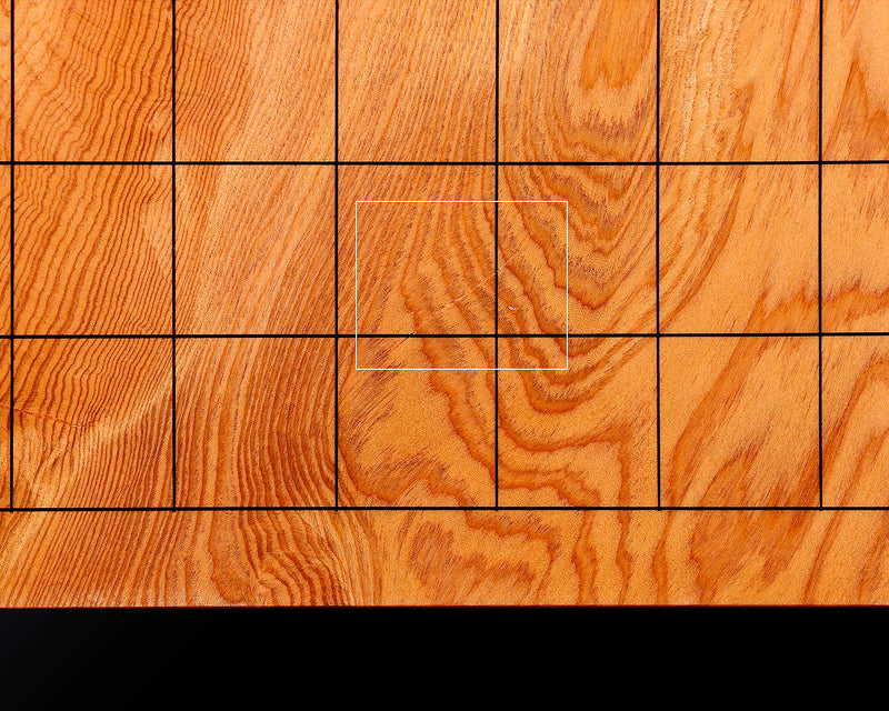 Contemporary Master Go board Craftsman Mr.Kumasu made Yakusugi(Yakushima Cedar) table Go board with figured grain 2.1-Sun(thickness: approx. 64 mm) No.77011F *Off-spec