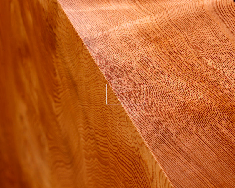 Contemporary Master Go board Craftsman Mr.Kumasu made Yakusugi(Yakushima Cedar) table Go board with figured grain 2.1-Sun(thickness: approx. 64 mm) No.77011F *Off-spec