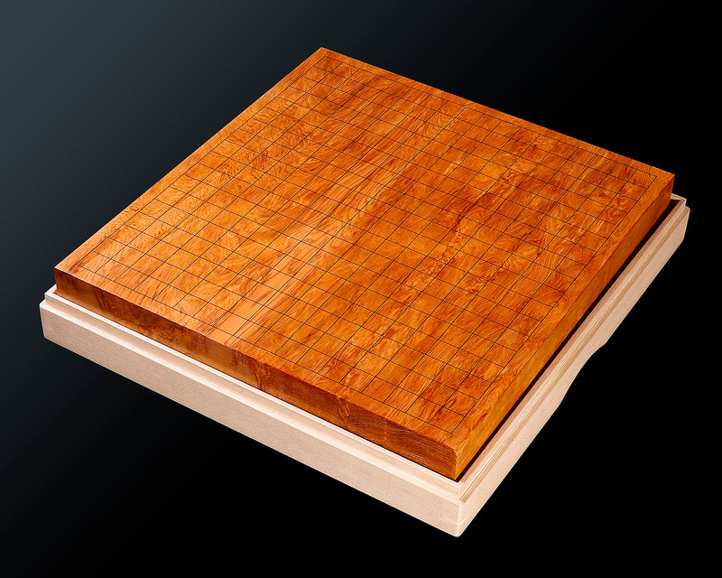 Contemporary Master Go board Craftsman Mr.Kumasu made Yakusugi(Yakushima Cedar) table Go board with figured grain Oily burl 1.8-Sun(thickness: approx. 57 mm) No.77012F *Off-spec