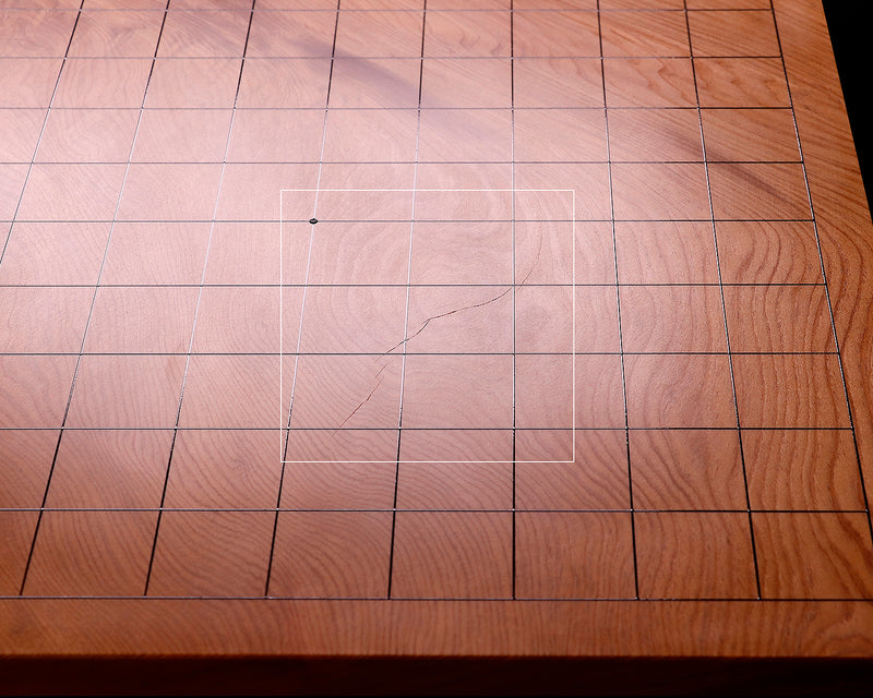 Contemporary Master Go board Craftsman Mr.Kumasu made Yakusugi(Yakushima Cedar) table 11-ro Go board with figured grain 2.0-Sun(thickness: approx. 61 mm) No.77015F *Off-spec