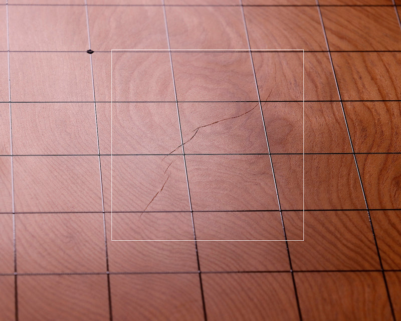 Contemporary Master Go board Craftsman Mr.Kumasu made Yakusugi(Yakushima Cedar) table 11-ro Go board with figured grain 2.0-Sun(thickness: approx. 61 mm) No.77015F *Off-spec