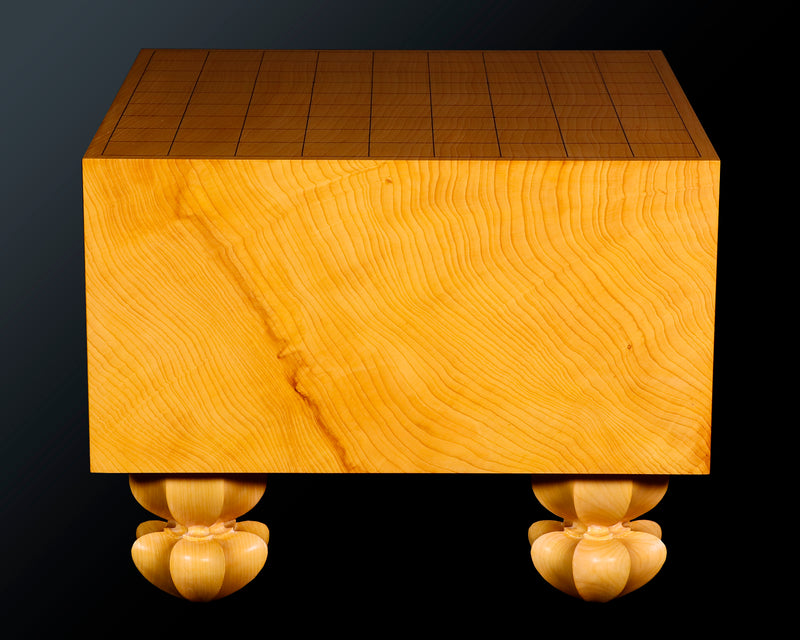 Board craftsman Mr. Torayoshi YOSHIDA made Japan grown Kaya Shihou-masa 5.6-Sun (about 171 mm thick) Shogi Board with legs No.84007F