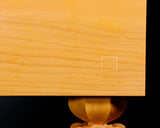 Board craftsman Mr. Torayoshi YOSHIDA made Hyuga Kaya Kiura 5.6-Sun (about 170 mm thick) Shogi Board with legs No.84008F