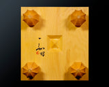 Board craftsman Mr. Torayoshi YOSHIDA made Japan grown Kaya Kiura 5.8-Sun (about 177 mm thick) Shogi Board with legs No.84009F