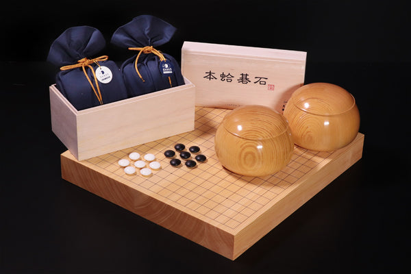 Manager's Recommended 3-Piece Go Set - ③ Exquisite combination!! Clamshell Go Stones, Keyaki Go Bowls and table Go Board