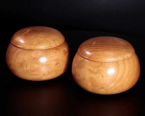 Honkuwa [Mountain mulberry] Go bowls extra large for size 36 - 41 Go stones GK-HKW-MR102-42-02 *Off-spec