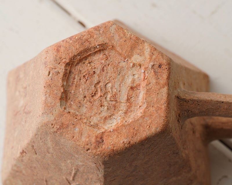 『2025 Christmas SALE』511-CSP-08 【Christmas gift set featuring a Bizen ware Gendo-rokkaku Mugcup and Saucer / Gendo hexagonal Mugcup and Saucer and a Rim Plate】