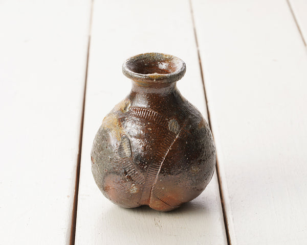 Bizen Pottery Artist "森 大雅 / Taiga Mori" made "Shibarare Tokkuri / Bondage Sake Bottle" JAC-BZM-404-M45