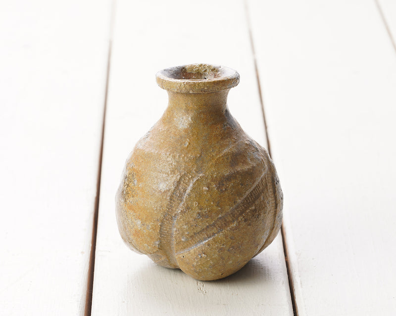 Bizen Pottery Artist "森 大雅 / Taiga Mori" made "Shibarare Tokkuri / Bondage Sake Bottle" JAC-BZM-404-M45