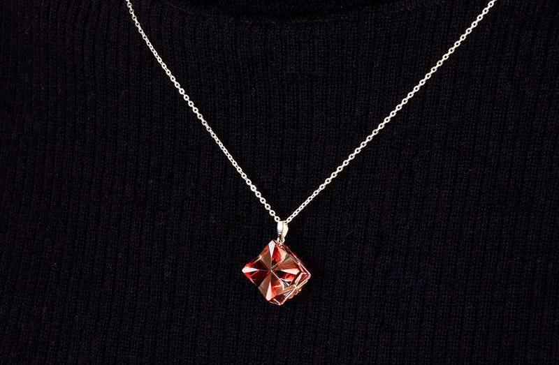 『2025 Christmas SALE』511-CSP-02 Shimadzu Satsuma Kiriko Cut Crystal Glass "Pendant – Cubic A, Flower / Gold-Red" JAC-STK-502-02