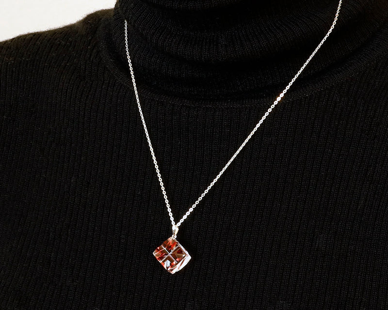 『2025 Christmas SALE』511-CSP-04 Shimadzu Satsuma Kiriko Cut Crystal Glass "Pendant – Cubic A, Cross / Gold-Red" JAC-STK-502-04