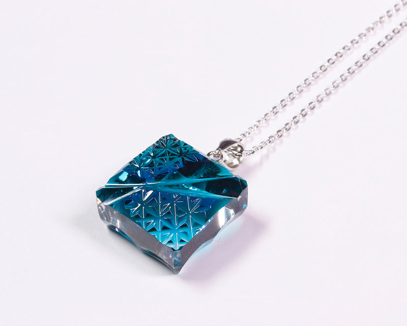 『2025 Christmas SALE』511-CSP-05 Shimadzu Satsuma Kiriko Cut Crystal Glass "Two-Tone Pendant “Hikari-e” (S) / Ruri–Green" JAC-STK-502-05