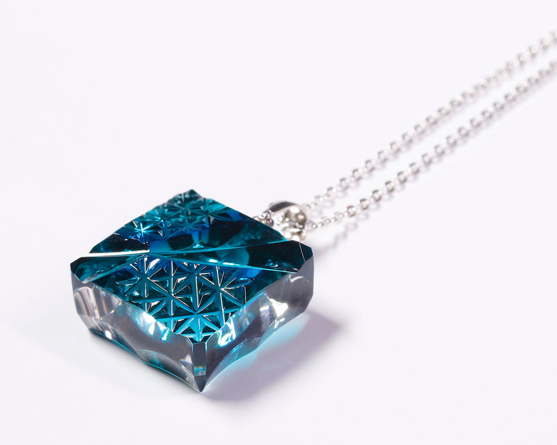 『2025 Christmas SALE』511-CSP-05 Shimadzu Satsuma Kiriko Cut Crystal Glass "Two-Tone Pendant “Hikari-e” (S) / Ruri–Green" JAC-STK-502-05