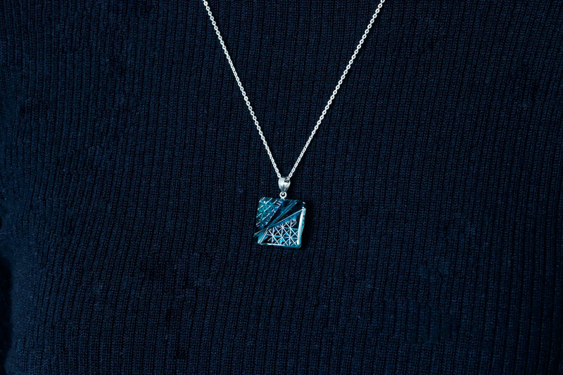 『2025 Christmas SALE』511-CSP-05 Shimadzu Satsuma Kiriko Cut Crystal Glass "Two-Tone Pendant “Hikari-e” (S) / Ruri–Green" JAC-STK-502-05