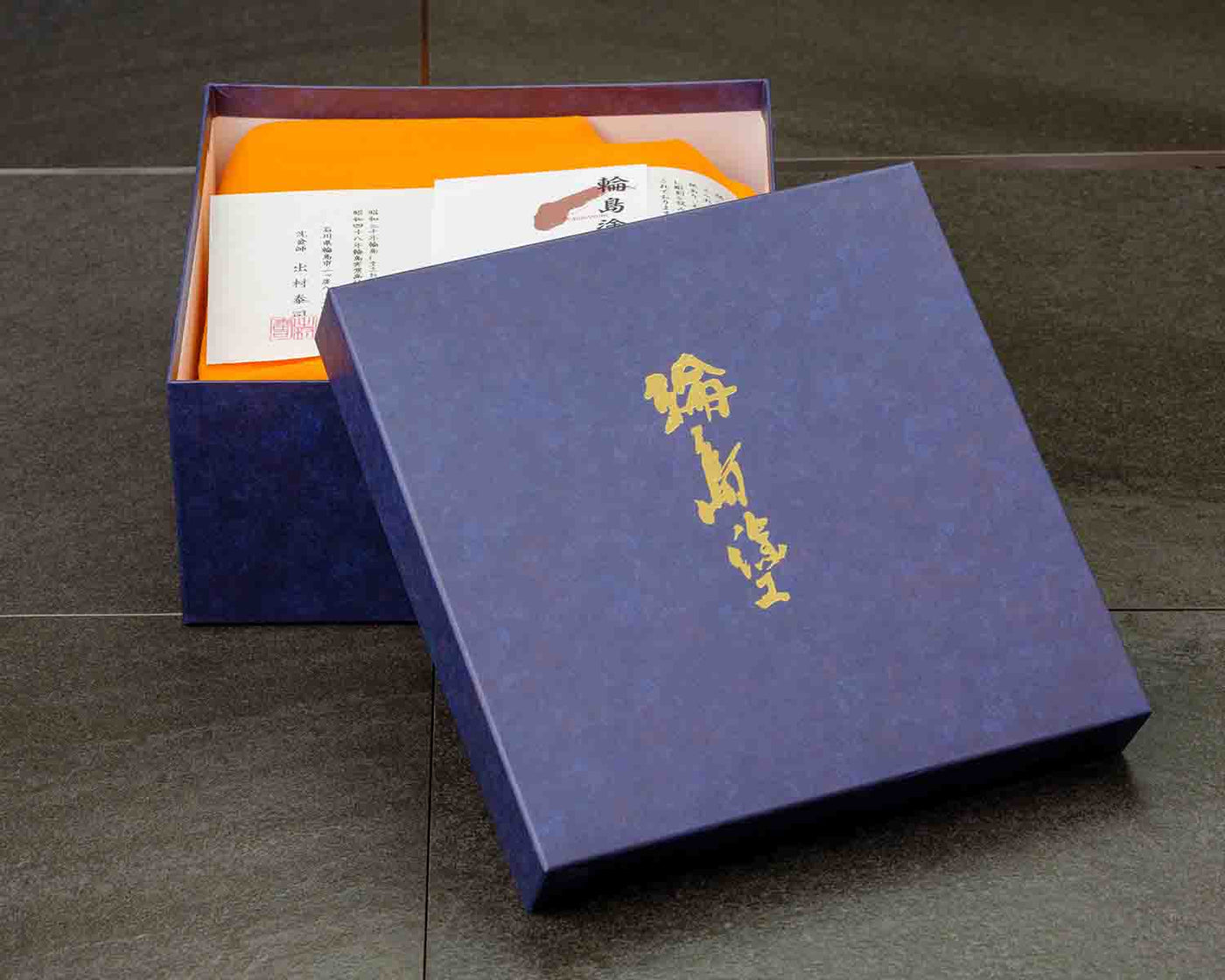 輪島塗 銘々皿 宝相華 赤5枚セット JAC-WOF-510-10 – kurokigoishiten