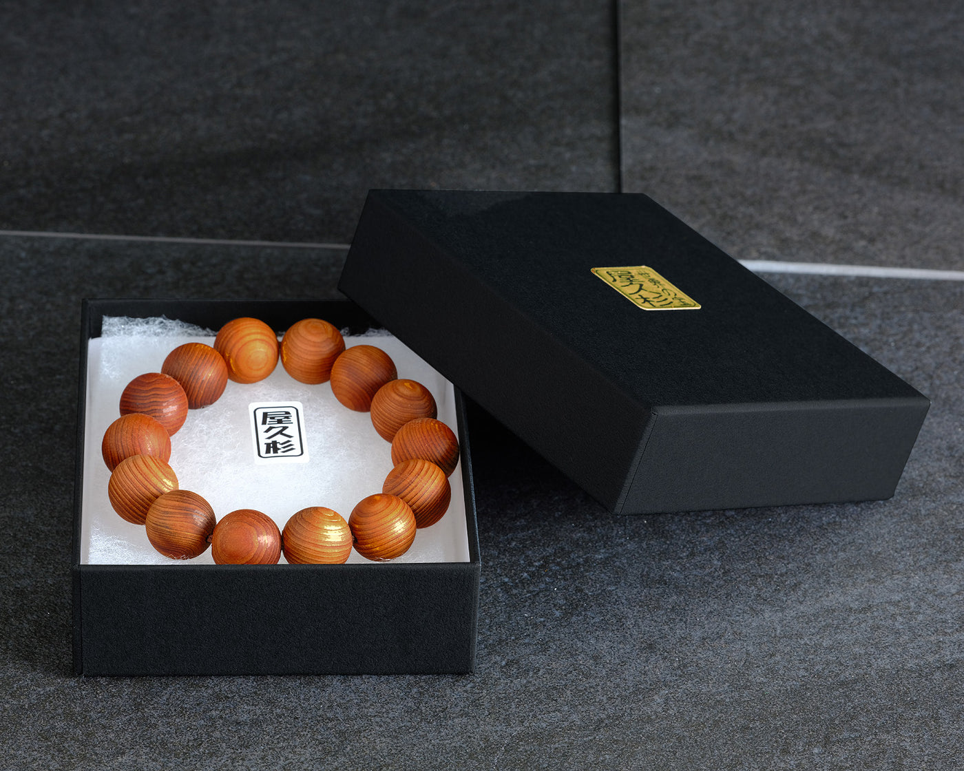 JAC-YBK-504-11 屋久杉 ブレスレット 直径15mm珠 – kurokigoishiten