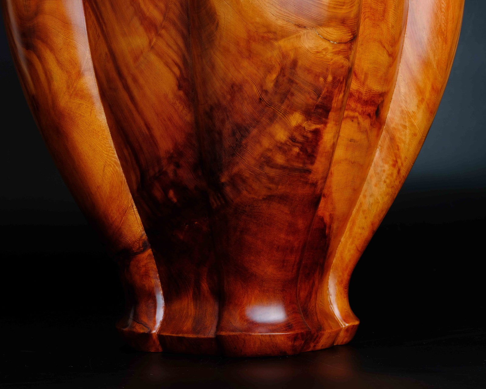 JAC-YBK-504-02 川下幸徳氏製作 屋久杉 花柄文様 飾り壺 – kurokigoishiten