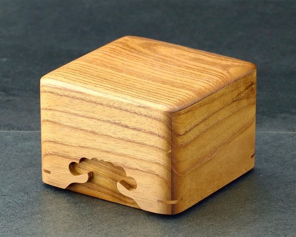 November 17th, "Shogi Day" Special Shima Kuwa [Island mulberry] made Shogi pieces Box 411-KB-04