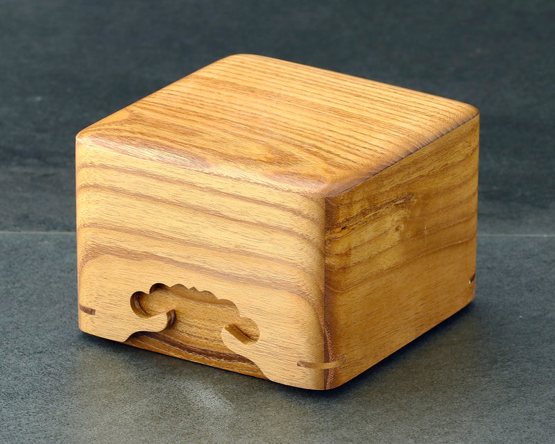 November 17th, "Shogi Day" Special Shima Kuwa [Island mulberry] made Shogi pieces Box 411-KB-04