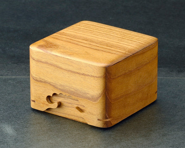 November 17th, "Shogi Day" Special Shima Kuwa [Island mulberry] made Shogi pieces Box 411-KB-05