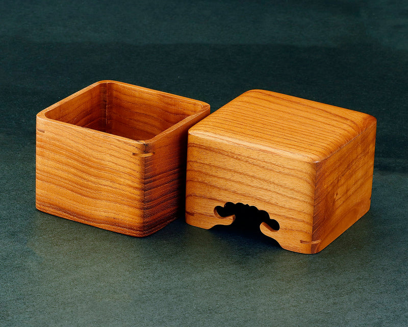 November 17th, "Shogi Day" Special Shima Kuwa [Island mulberry] made Shogi pieces Box 411-KB-07