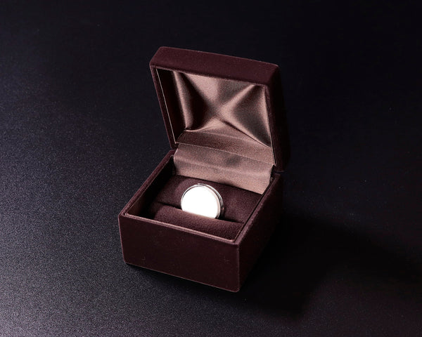 Clamshell Go Stone Golf Ball Marker in gift case 405-TFD-03