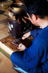 Wild mountain cherry bark crafts shop "Yatsu-yanagi" made Sakura and Hiba Tea Caddy Large-type + Chami [Tea spoon] 402-YGK-05