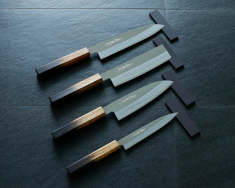 Yamawaki Cutlery Sakai Knife [Go-uma-no-suke Yoshihiro] HAP40 Wari-komi Santoku kitchen knife (Japanese all-purpose knife) 180 mm with Oak Octagonal Burnt Lacquer Handle