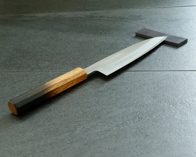 Yamawaki Cutlery Sakai Knife [Go-uma-no-suke Yoshihiro] HAP40 Wari-komi Santoku kitchen knife (Japanese all-purpose knife) 180 mm with Oak Octagonal Burnt Lacquer Handle