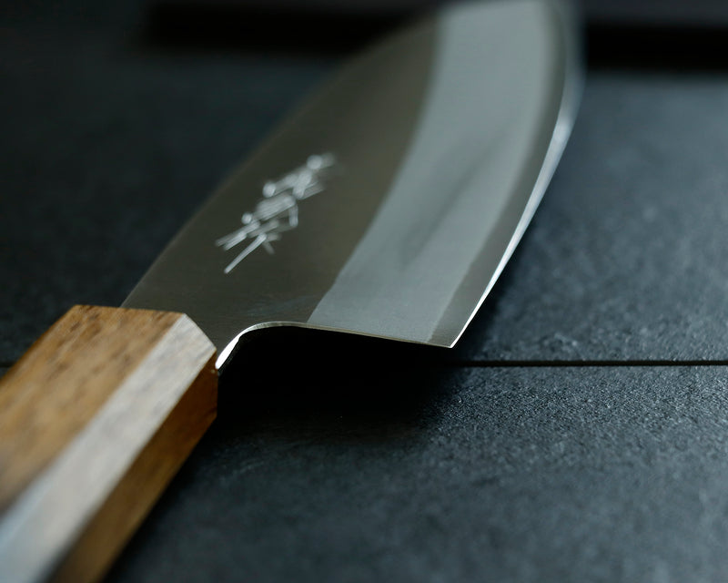 Yamawaki Cutlery Sakai Knife [Go-uma-no-suke Yoshihiro] HAP40 Wari-komi Santoku kitchen knife (Japanese all-purpose knife) 180 mm with Oak Octagonal Burnt Lacquer Handle