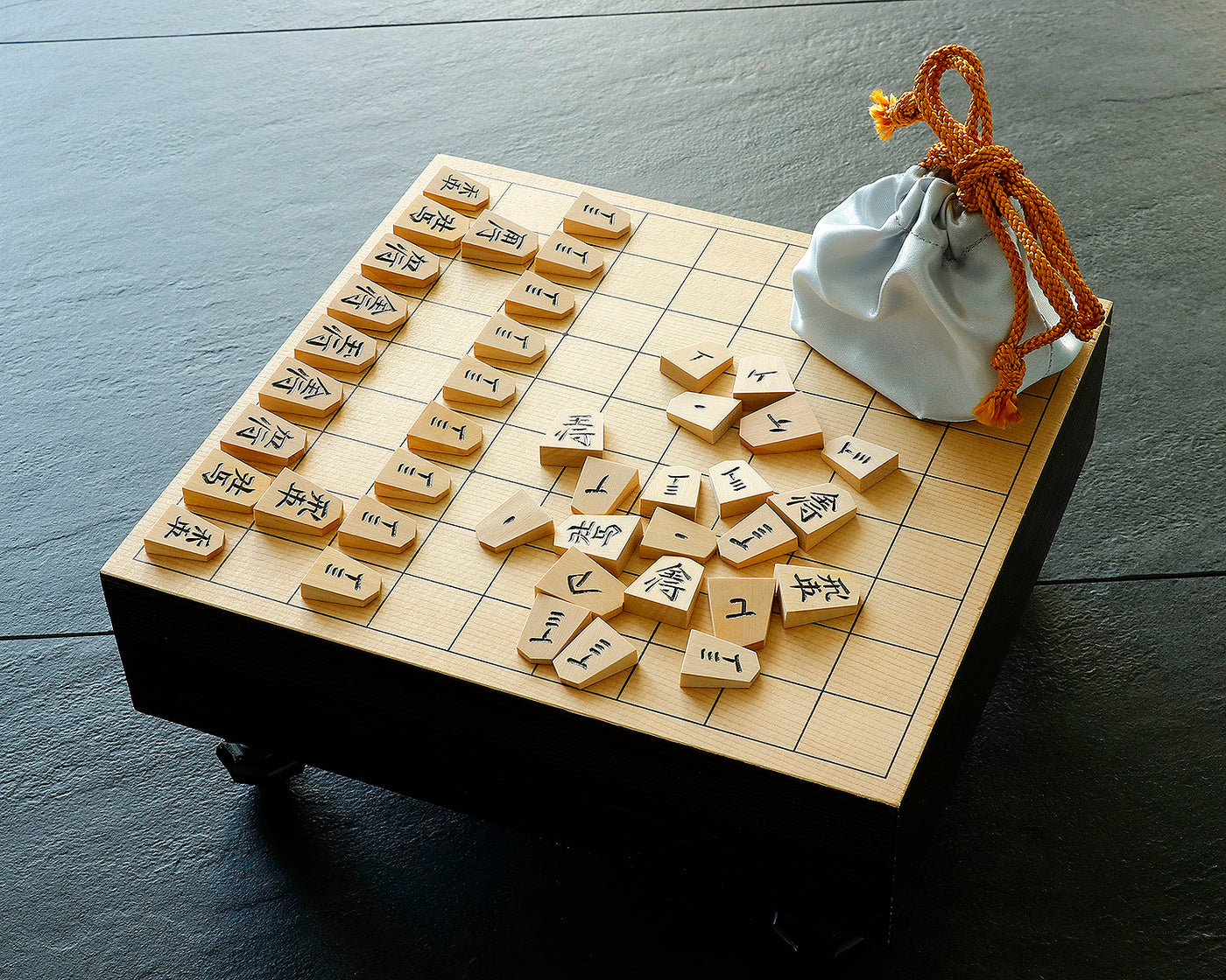 将棋盤【ホームラン。モデル】 雛駒脚付きミニチュア将棋セット 512-MSS-01 – kurokigoishiten