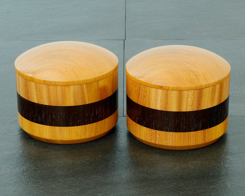 Go bowls craftsman "懐志 / Kai-shi" made "二色 / Ni-shiki (Zelkova + "Tagayasan" [Ironwood] / Two-tone color combination)" Go bowls for Go stones Size 35