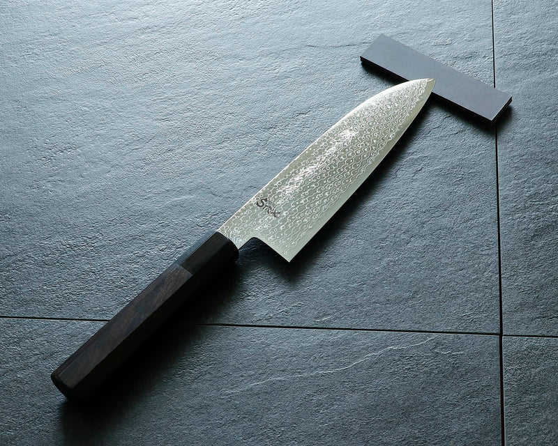 Yamawaki Cutlery Sakai Knife [Go-uma-no-suke Yoshihiro] SPG-STRIX Wari-komi Damascus Santoku kitchen knife (Japanese all-purpose knife) 180 mm with Ebony Handle