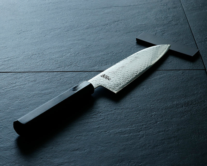 Yamawaki Cutlery Sakai Knife [Go-uma-no-suke Yoshihiro] SPG-STRIX Wari-komi Damascus Santoku kitchen knife (Japanese all-purpose knife) 180 mm with Ebony Handle