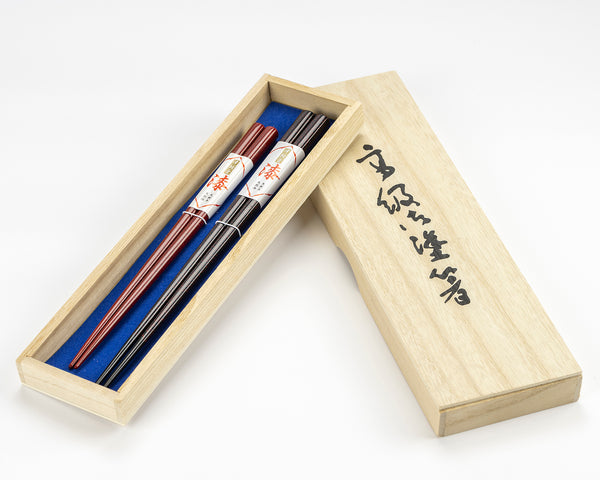 Traditional craft "Tsugaru-nuri / Nanako-nuri" finish "[Meoto-bashi] Chopstick set for married couple Black/Akane(madder red) color"