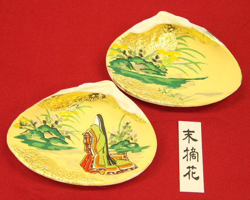 Tale of Genji illustrated on shells "末摘花/Sue-tsumu-hana"