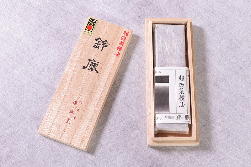 Suzuka-sumi Super-class Canola Seed Oil Smoke Inkstick ‘Suzuka’ 5-Cho gata