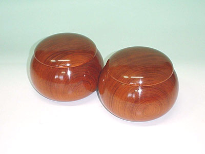 Wood craftsman "Kai-shi (懐志)" made "Karin / Chinese quince" Go bowls
